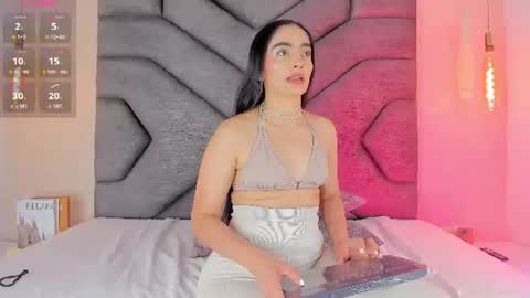 Snapshot of linda_saenz1 chatting on July 2026 11:27:01 AM Linda Saenz online show from July 2026 11:27:01 AM