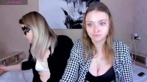 Snapshot of lindaeva chatting on November 2025 03:27:01 AM Linda online show from November 2025 03:27:01 AM