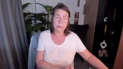 Linda online show from July 2026 06:17:01 PM