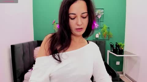 Linda online show from November 2025 01:41:02 AM