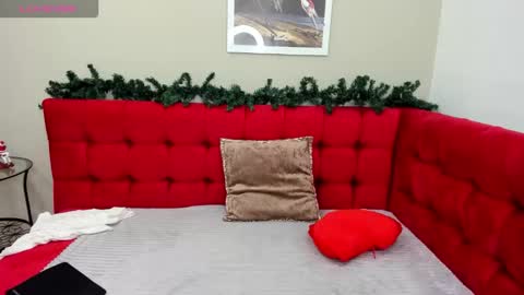 Snapshot of lindainsatiable chatting on December 2025 01:33:02 AM Linda online show from December 2025 01:33:02 AM