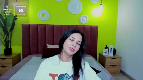 Snapshot of lindainsatiable chatting on February 2026 01:50:02 AM Linda online show from February 2026 01:50:02 AM