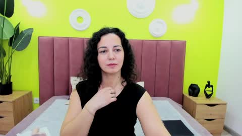 Linda online show from April 2026 01:43:02 AM