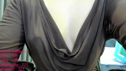 Snapshot of lindamei chatting on October 2025 12:26:01 PM lindamei online show from October 2025 12:26:01 PM