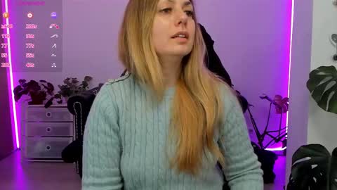 Snapshot of lindawhite_ chatting on February 2025 05:26:01 PM Linda -- online show from February 2025 05:26:01 PM