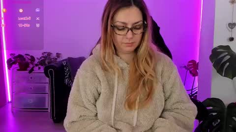 Linda  --  online show from March 2025 09:48:02 PM