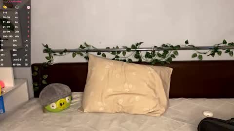 Kate online show from October 2025 01:23:01 PM