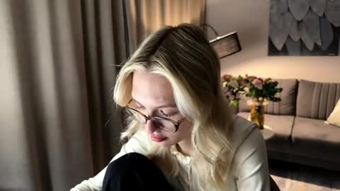 Emma online show from April 2026 07:16:02 PM