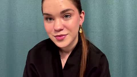 Snapshot of linniekroes chatting on May 2026 11:18:02 AM Kate online show from May 2026 11:18:02 AM