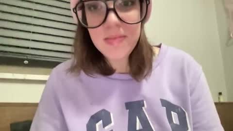 Snapshot of linusloves chatting on February 2026 04:33:01 AM linusloves online show from February 2026 04:33:01 AM