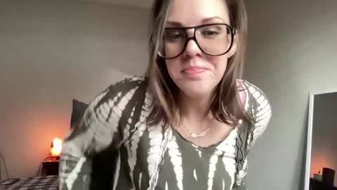 Snapshot of linusloves chatting on February 2026 07:51:01 PM linusloves online show from February 2026 07:51:01 PM