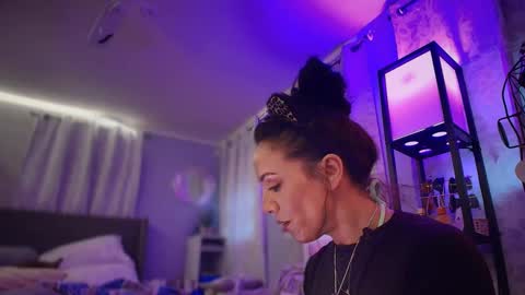 linuxgirlsudosu online show from March 2025 05:18:02 PM