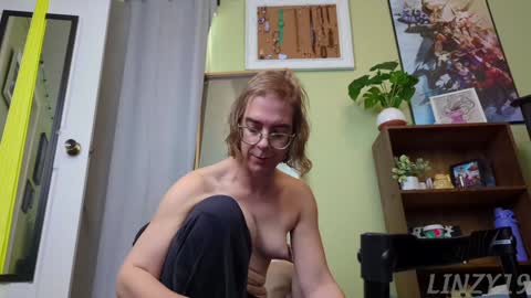 Snapshot of linzy19 chatting on December 2024 06:13:01 PM Linzy19 online show from December 2024 06:13:01 PM