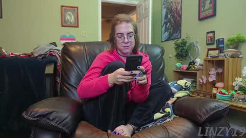 Snapshot of linzy19 chatting on January 2025 12:14:02 AM Linzy19 online show from January 2025 12:14:02 AM