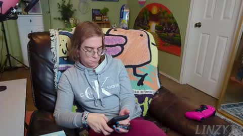 Snapshot of linzy19 chatting on February 2025 03:16:01 PM Linzy19 online show from February 2025 03:16:01 PM