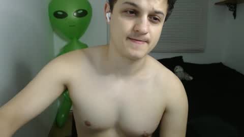 Snapshot of lioncluess chatting on May 2026 11:33:02 PM Lion Cluess online show from May 2026 11:33:02 PM