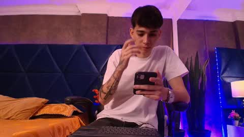 LION FOSTER online show from December 2025 07:34:02 PM