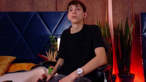 LION FOSTER online show from December 2025 10:04:01 PM