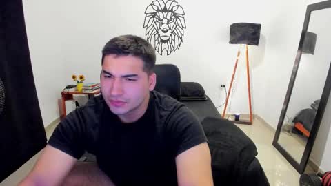 Snapshot of lionn_kingg chatting on November 2025 02:10:01 AM Lion online show from November 2025 02:10:01 AM