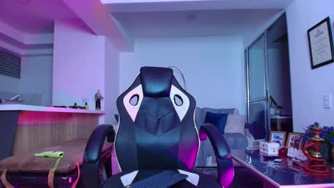 Lior Vante online show from February 2026 04:17:01 AM