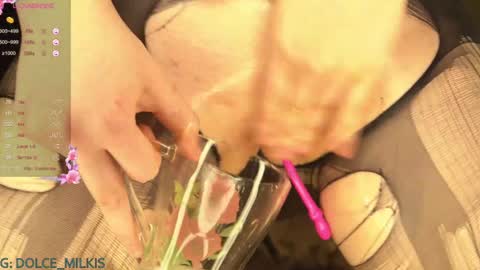 Snapshot of lipslollypop chatting on December 2024 03:33:01 PM Zoe online show from December 2024 03:33:01 PM