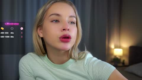 Snapshot of lipswithsmileonthem chatting on December 2024 04:09:02 AM Amelia online show from December 2024 04:09:02 AM