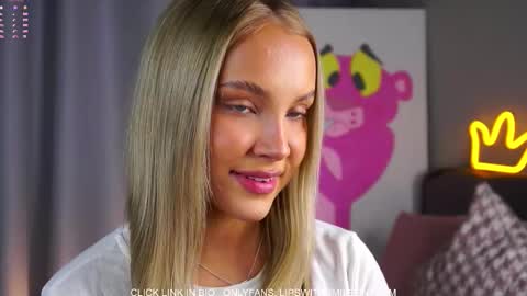 Snapshot of lipswithsmileonthem chatting on November 2025 01:06:02 AM Amelia online show from November 2025 01:06:02 AM