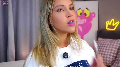 Snapshot of lipswithsmileonthem chatting on November 2025 02:11:01 AM Amelia online show from November 2025 02:11:01 AM