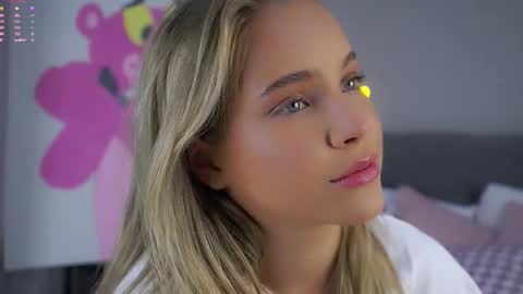 Snapshot of lipswithsmileonthem chatting on December 2025 01:15:02 AM Amelia online show from December 2025 01:15:02 AM