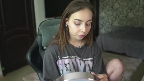 Snapshot of lis_silver chatting on September 2025 06:41:01 AM Lisa online show from September 2025 06:41:01 AM