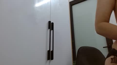 Snapshot of lisa_1011 chatting on February 2026 02:39:01 PM lisa_1011 online show from February 2026 02:39:01 PM