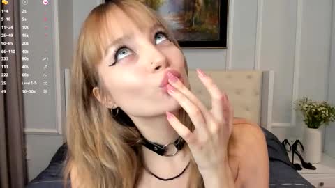 Lisa online show from December 2025 01:07:01 PM