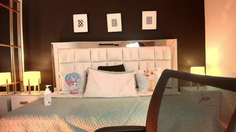 Lisa online show from January 2025 07:40:01 PM