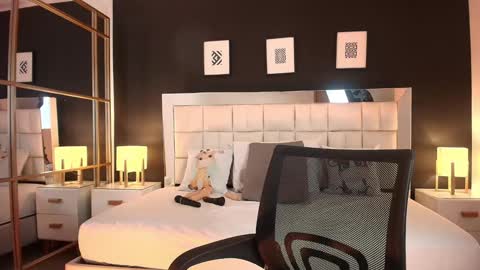 Lisa online show from February 2025 06:38:01 PM