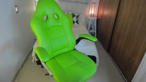 Lisa  online show from September 2025 11:14:01 AM