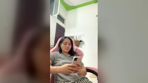 Snapshot of lisa_hanw chatting on April 2026 11:21:02 PM lisa_hanw online show from April 2026 11:21:02 PM