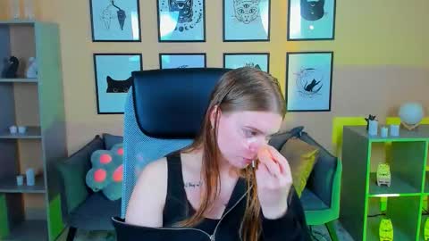 Lisa online show from October 2025 02:19:01 AM