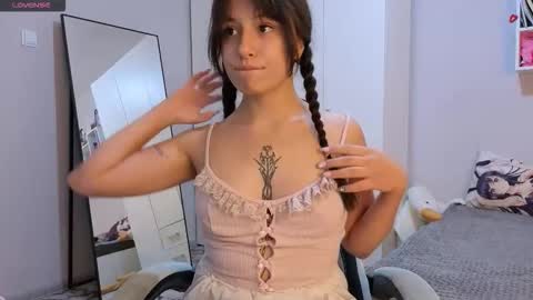 Lisa online show from September 2025 08:22:01 PM