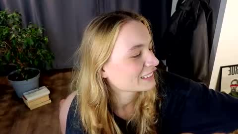 Snapshot of lisa_schiele chatting on November 2025 07:57:02 PM Elisabeth or Lisa online show from November 2025 07:57:02 PM