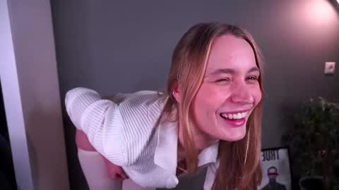 Snapshot of lisa_schiele chatting on November 2025 08:34:02 PM Elisabeth or Lisa online show from November 2025 08:34:02 PM