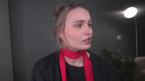 Snapshot of lisa_schiele chatting on December 2025 08:02:02 PM Elisabeth or Lisa online show from December 2025 08:02:02 PM