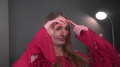 Elisabeth or Lisa online show from December 2025 08:25:02 PM