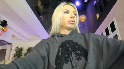 Snapshot of lisaakira chatting on December 2025 06:51:01 AM onlyfans-lisaakira instagram-lisaakira9 twitter-lisaakira4 online show from December 2025 06:51:01 AM