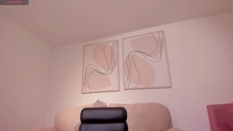 Lisa  Flowers online show from December 2025 11:08:02 AM