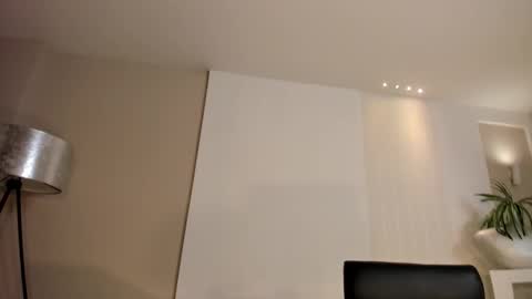 Lisa  Flowers online show from February 2026 11:04:01 AM