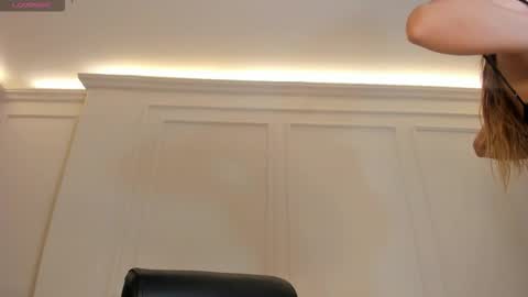 Lisa  Flowers online show from March 2026 11:06:01 AM