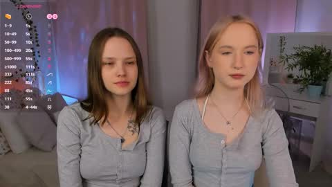 Lisa blonde  Alisa brunette online show from May 2026 09:31:02 PM