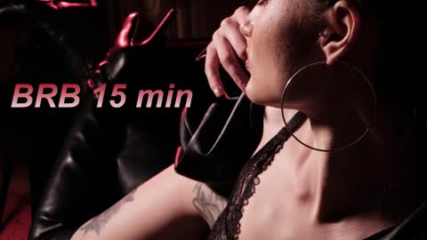 Lisa Moore online show from November 2025 06:02:02 AM