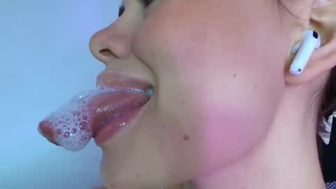 Snapshot of lisbet_21x chatting on November 2025 02:06:02 PM Lisbet online show from November 2025 02:06:02 PM