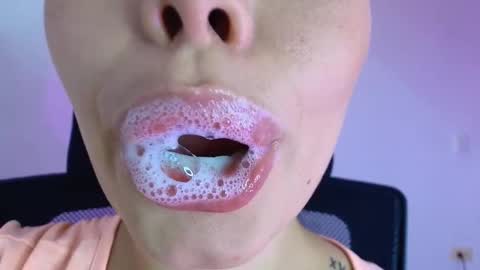 Snapshot of lisbet_21x chatting on November 2025 10:41:02 PM Lisbet online show from November 2025 10:41:02 PM